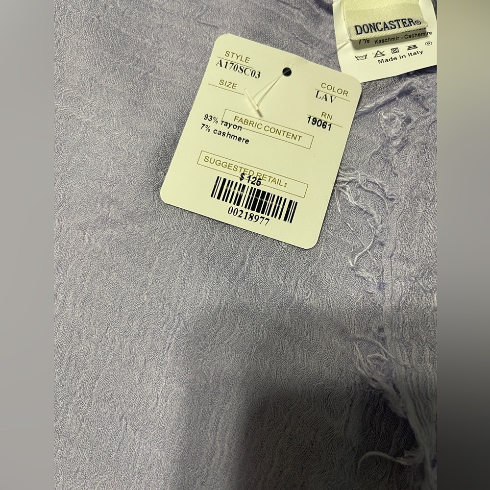 Doncaster Light Purple Scarf- New with Tags - Picture 4 of 5